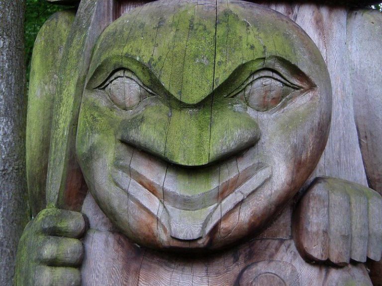 How to keep wood carvings from splitting 2024