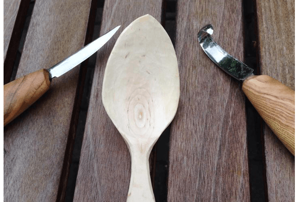 What knives do I need to carve a spoon