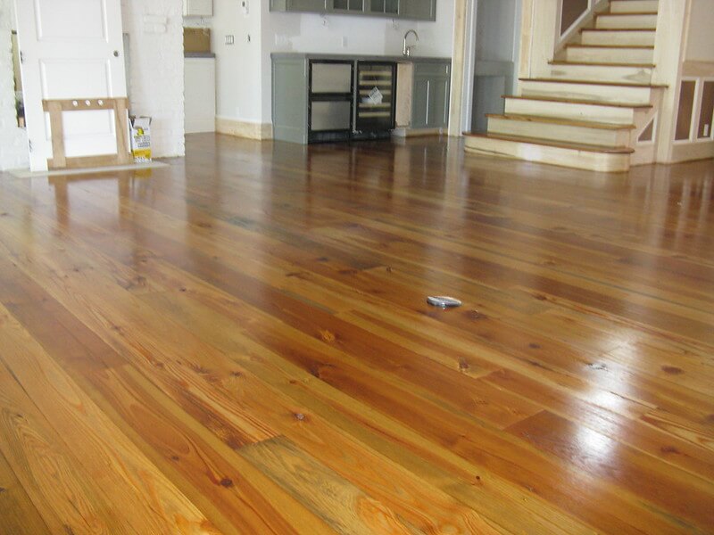 How do you polyurethane pine floors