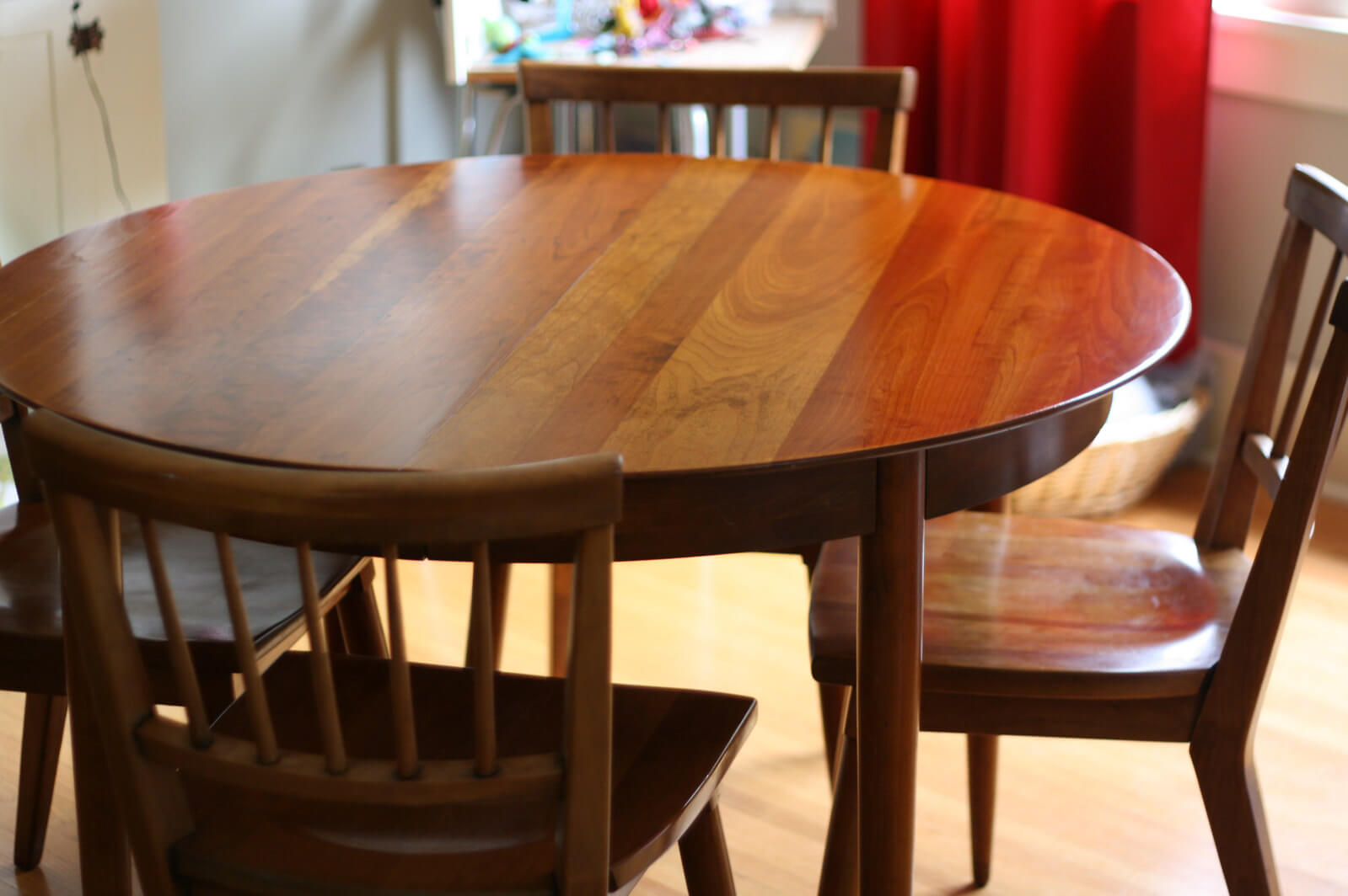 how to clean polyurethane table top