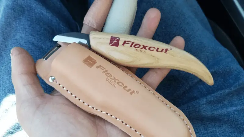 Ergonomic and Durable Handle of flexcut cutting knife