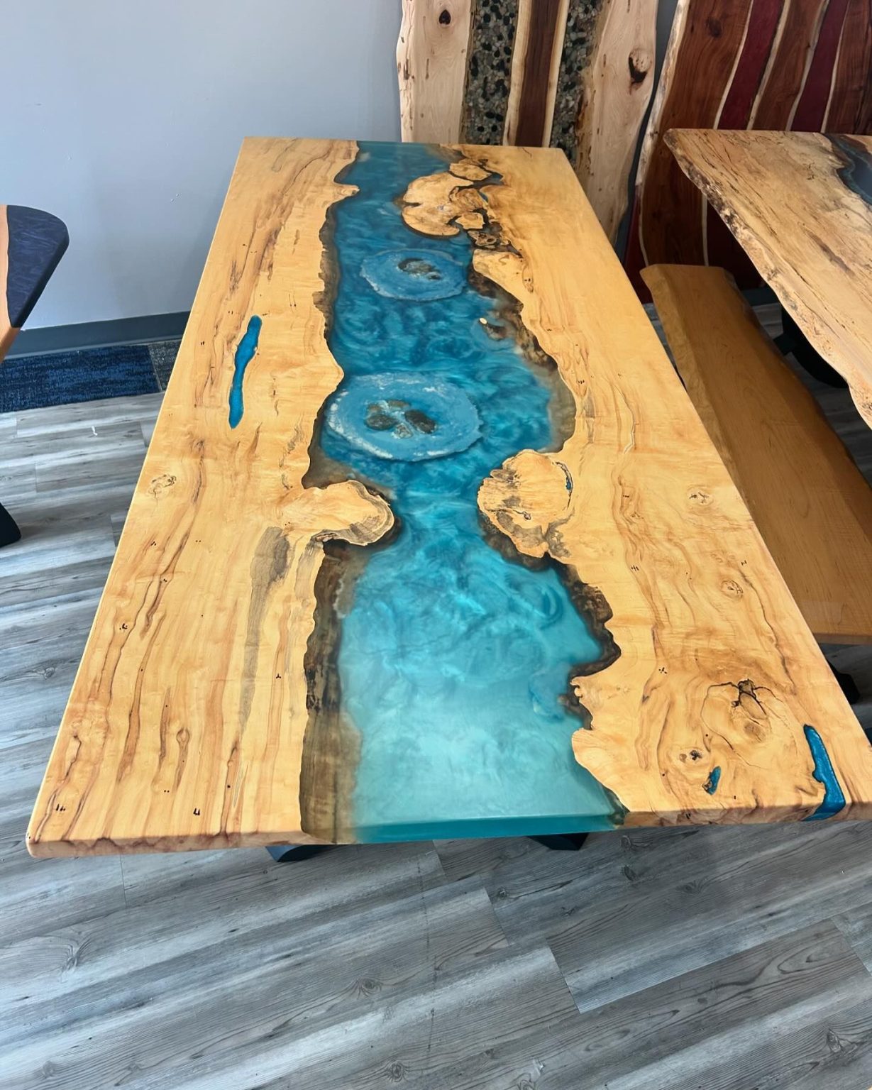 30 Epoxy River Tables That Are Never Going Out of Fashion (Because ...