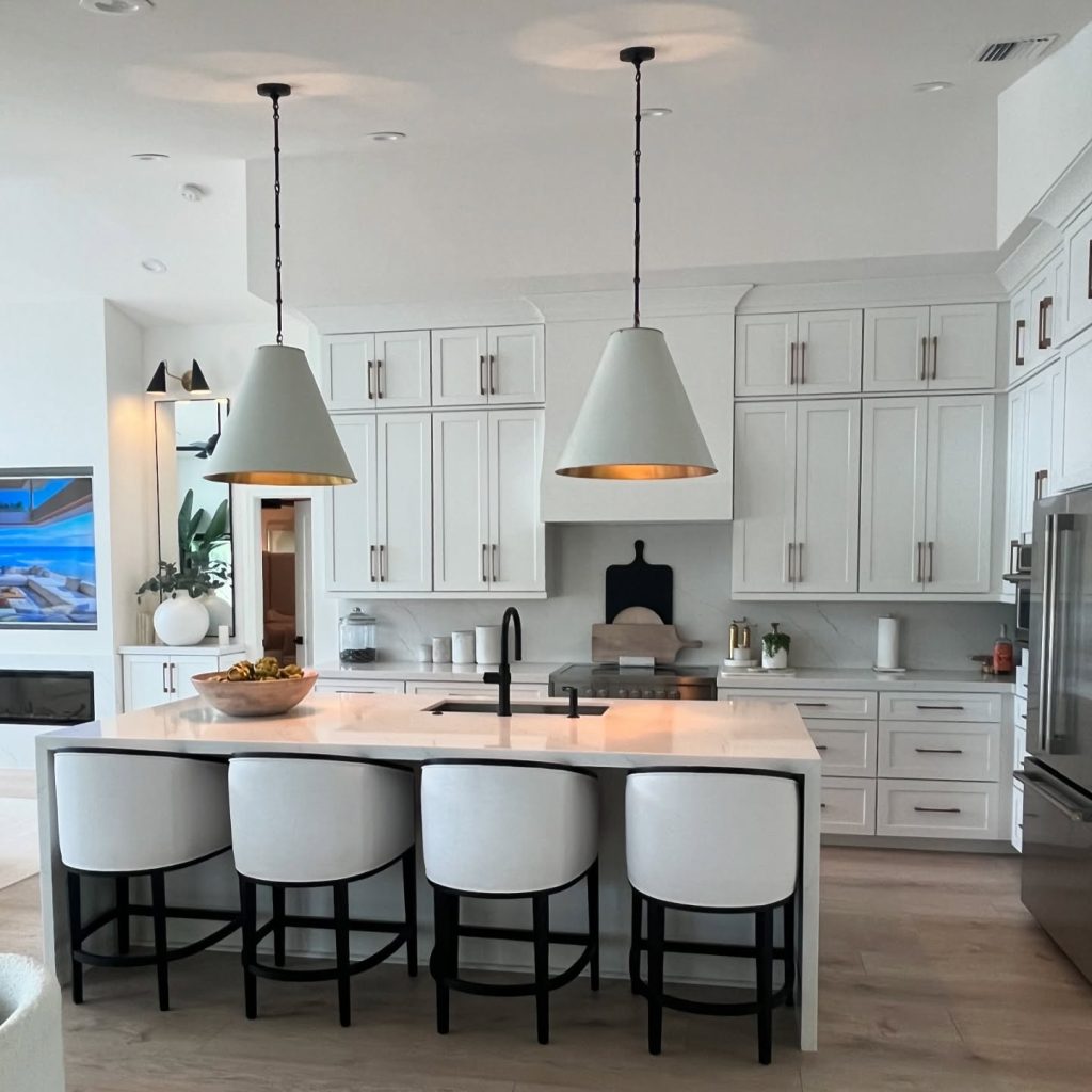 Contemporary  white itchen cabinets