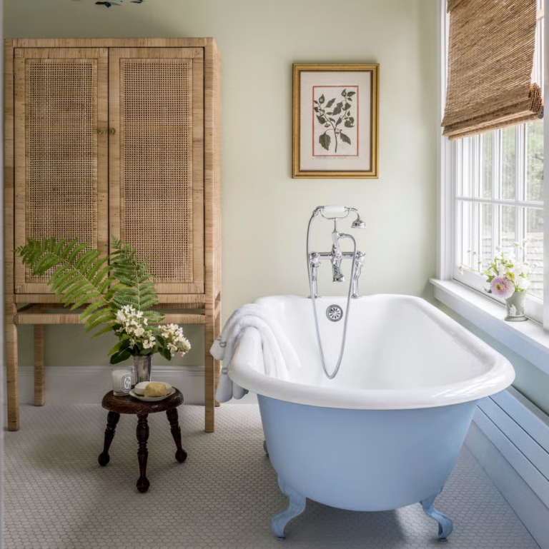 10 Charming Vintage Bathroom Decor Ideas for a Nostalgic Retreat 2025