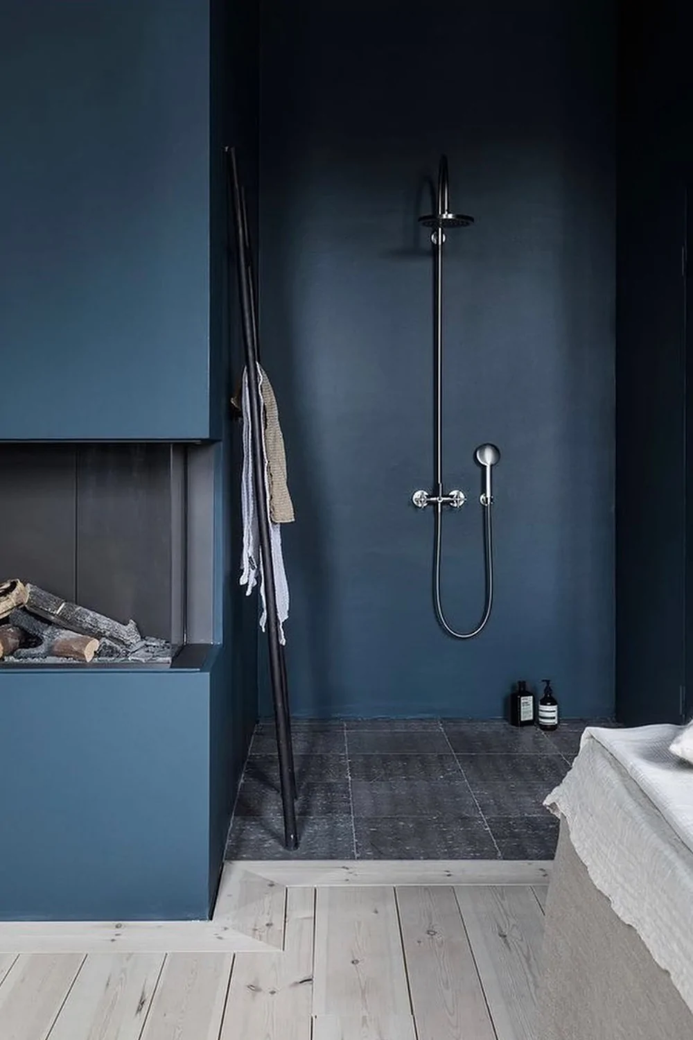 navy blue bathroom decorating ideas